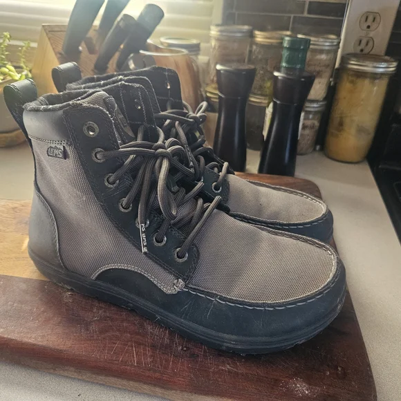 Men's Black and Gray Boots - Picture 1 of 7